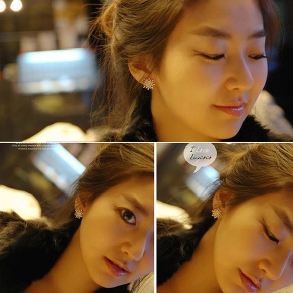 New Snowflake ❄️ Beautiful Earrings - Picture 3 of 4